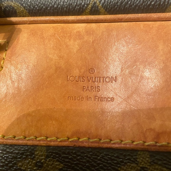 Gorgeous Louis Vuitton Unisex Monogram Evasion Travel Bag - #11 - Picture 12 of 13